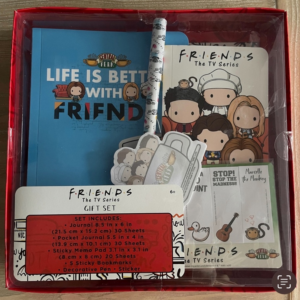 NWT FRIENDS The TV Series Stationary Gift Set